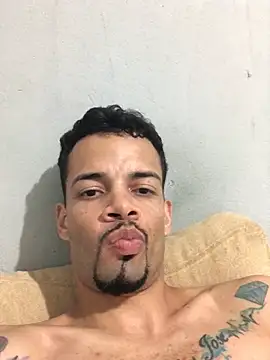 Snapshot of HenriquePhn chatting on 25, 7, 2026 HenriquePhn online show from 25, 7, 2026