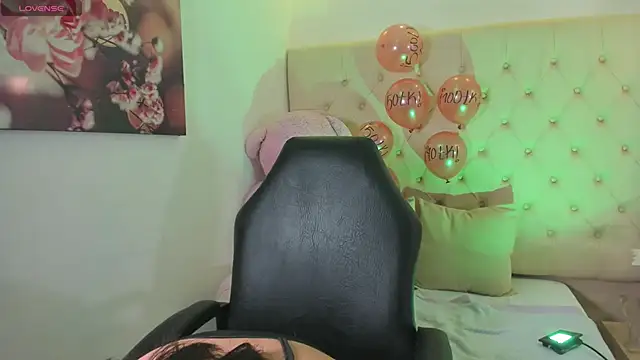 abby roux online show from 12, 11, 2025