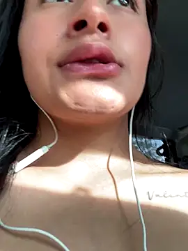 andrea gomes  online show from 4, 10, 2025