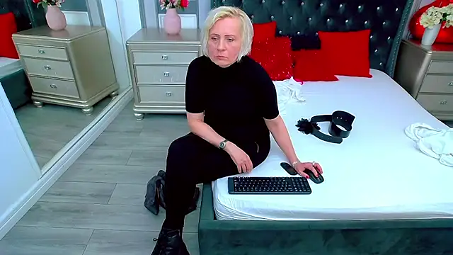 SuzzySun online show from 27, 12, 2024