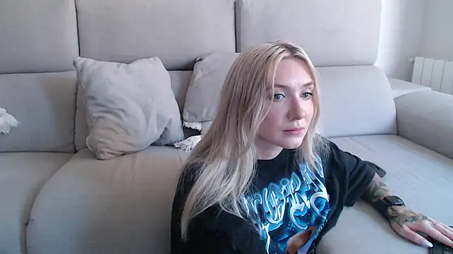 tattoobbgirl online show from 17, 9, 2025