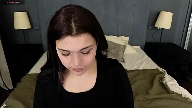 SHERI BELTON online show from 25, 11, 2025