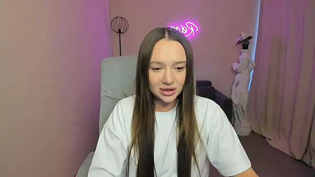 Snapshot of LynnaCurvin chatting on 19, 3, 2025 LynnaCurvin online show from 19, 3, 2025