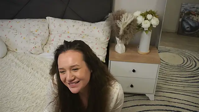 Snapshot of LynnaCurvin chatting on 22, 3, 2025 LynnaCurvin online show from 22, 3, 2025