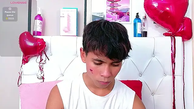 Ethan Westt online show from 11, 2, 2026