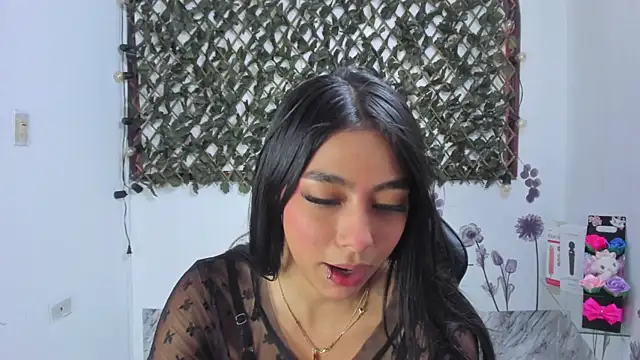 Sarahbrowm  online show from 21, 10, 2025