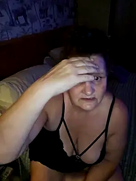 MissQueenBeex online show from 1, 12, 2025