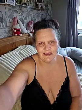 MissQueenBeex online show from 21, 12, 2025