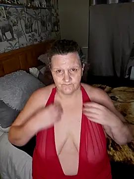 MissQueenBeex online show from 13, 3, 2026