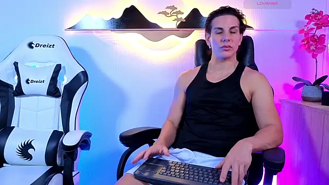 Snapshot of Almiboys chatting on 1, 7, 2026 Almiboys online show from 1, 7, 2026