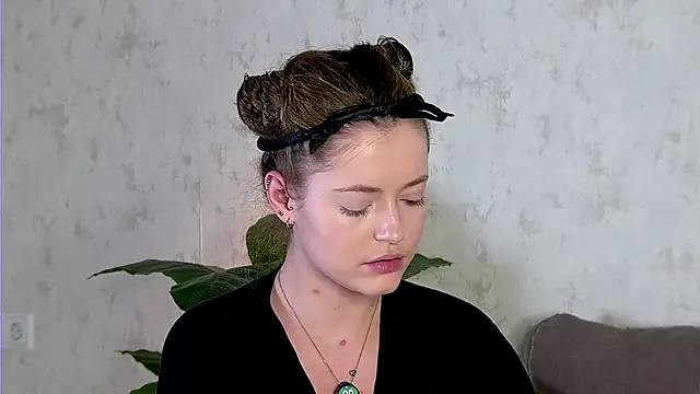 AshleyD  online show from 1, 12, 2025