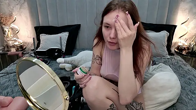 Snapshot of CarolineTenders chatting on 5, 2, 2026 CarolineTenders online show from 5, 2, 2026