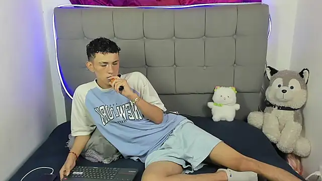jeims hotboy online show from 10, 7, 2026