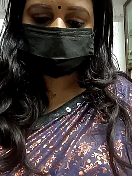 Snapshot of aparna99 chatting on 18, 9, 2025 aparna99 online show from 18, 9, 2025