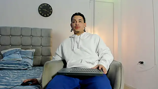 samxx muscle online show from 7, 1, 2026