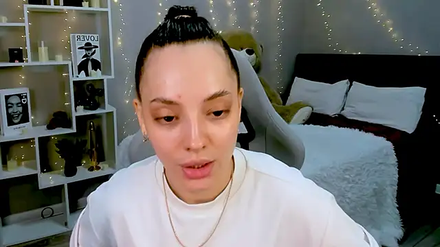 MelanieAlves online show from 7, 2, 2026