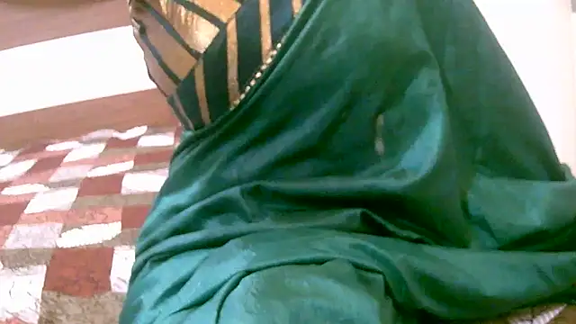 Snapshot of ragini_m_m_s chatting on 15, 9, 2025 ragini m m s online show from 15, 9, 2025