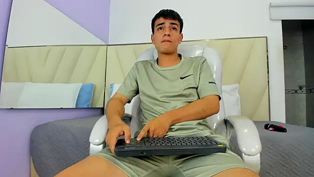 Snapshot of Hotboy21_ chatting on 3, 12, 2025 Hotboy21 online show from 3, 12, 2025