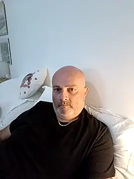 Alexis Bull online show from 7, 11, 2025