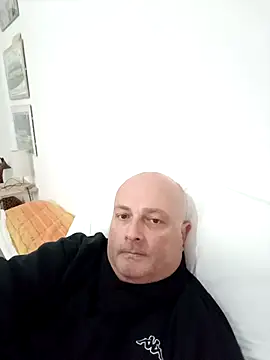 Alexis Bull online show from 30, 3, 2026