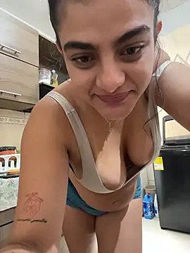 Snapshot of carlafox05 chatting on 15, 7, 2026 carlafox05 online show from 15, 7, 2026