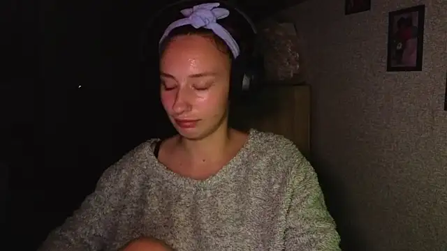 Snapshot of kristi_ginger chatting on 9, 10, 2025 kristi ginger online show from 9, 10, 2025