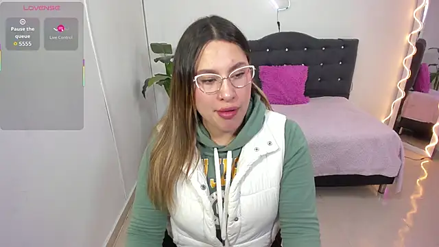 Snapshot of saaya_tay chatting on 16, 9, 2025 saaya tay online show from 16, 9, 2025