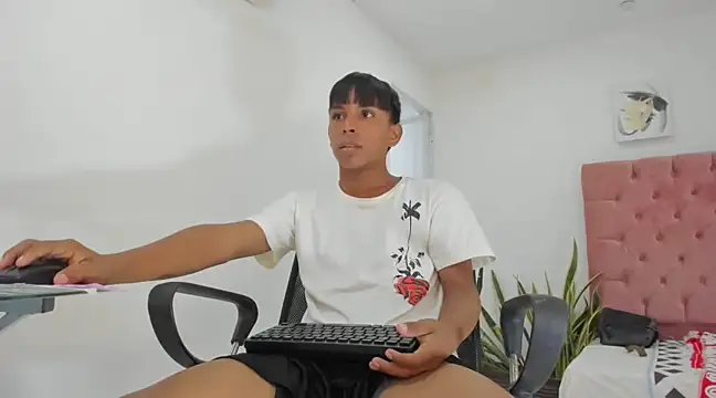 Snapshot of videmasterx chatting on 20, 3, 2025 videmasterx online show from 20, 3, 2025