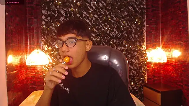 Snapshot of OliverTwinky chatting on 21, 3, 2025 OliverTwinky online show from 21, 3, 2025