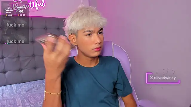 Snapshot of OliverTwinky chatting on 9, 9, 2025 OliverTwinky online show from 9, 9, 2025