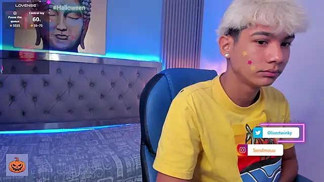 Snapshot of OliverTwinky chatting on 5, 10, 2025 OliverTwinky online show from 5, 10, 2025