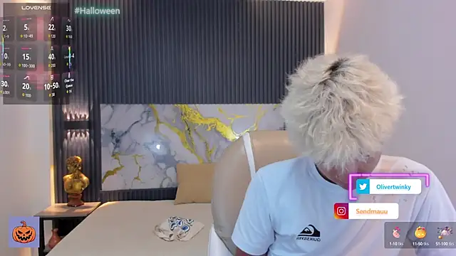 Snapshot of OliverTwinky chatting on 15, 10, 2025 OliverTwinky online show from 15, 10, 2025