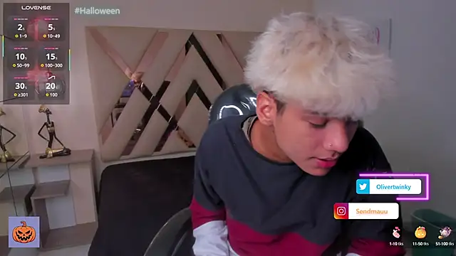 Snapshot of OliverTwinky chatting on 16, 10, 2025 OliverTwinky online show from 16, 10, 2025