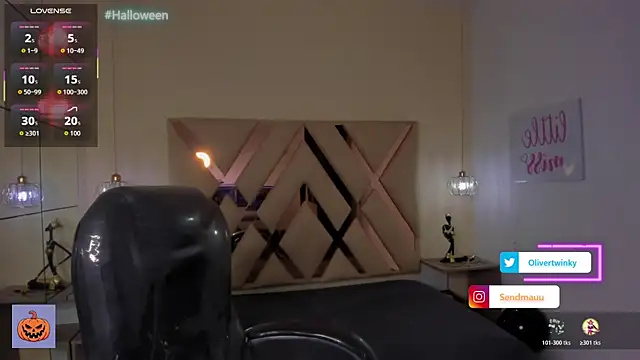 Snapshot of OliverTwinky chatting on 20, 10, 2025 OliverTwinky online show from 20, 10, 2025