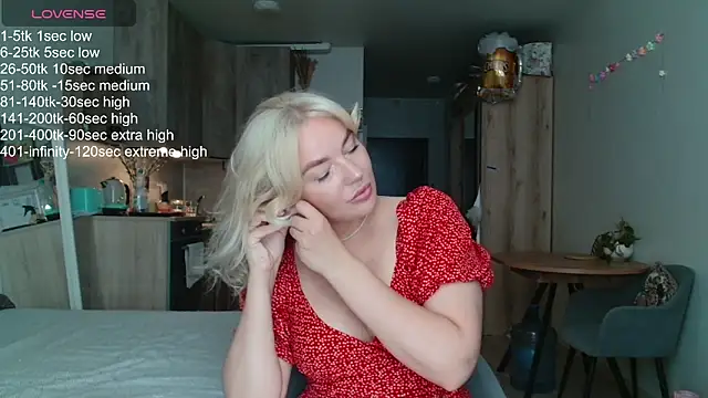 Snapshot of Eva___forever chatting on 16, 6, 2026 Eva forever online show from 16, 6, 2026
