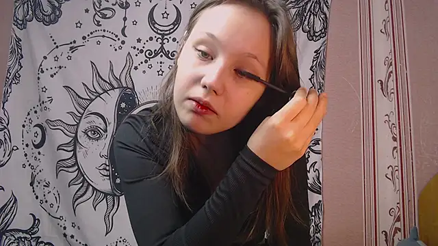 Thighswithspikes online show from 19, 9, 2025