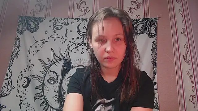 Thighswithspikes online show from 1, 10, 2025