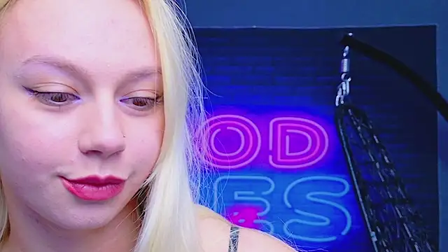 Snapshot of AlessiaCroft chatting on 27, 4, 2026 AlessiaCroft online show from 27, 4, 2026