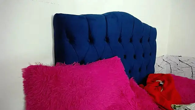 Snapshot of karolay_su chatting on 17, 11, 2025 karolay su online show from 17, 11, 2025