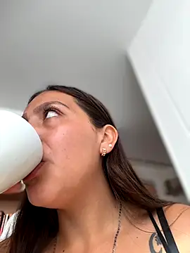 Snapshot of MELODY__06 chatting on 25, 9, 2025 MELODY 06 online show from 25, 9, 2025