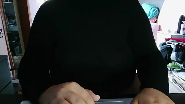 nicolebiancardi5 online show from 15, 5, 2026