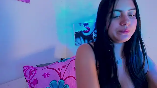 Snapshot of mialeia01 chatting on 11, 9, 2025 mialeia01 online show from 11, 9, 2025
