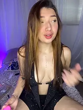 Snapshot of Mia__Gray chatting on 4, 11, 2025 Mia Gray online show from 4, 11, 2025