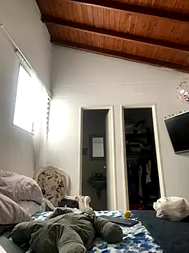 Snapshot of Mia__Gray chatting on 1, 12, 2025 Mia Gray online show from 1, 12, 2025