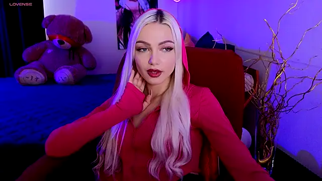 LinaLirian online show from 22, 10, 2025