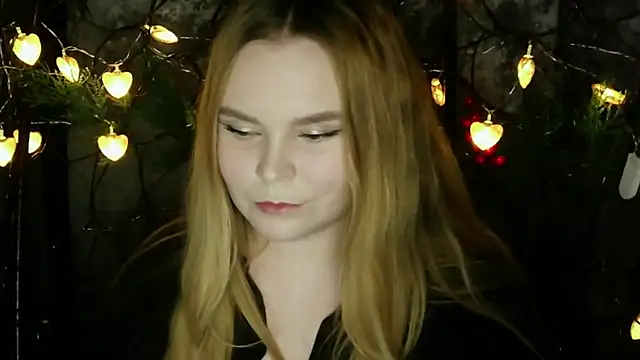 Snapshot of blushing_star chatting on 12, 2, 2026 blushing star online show from 12, 2, 2026