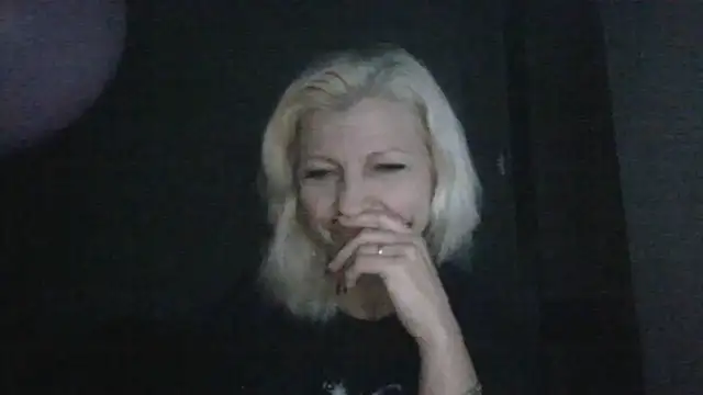 Snapshot of AidaRay chatting on 7, 11, 2025 AidaRay online show from 7, 11, 2025