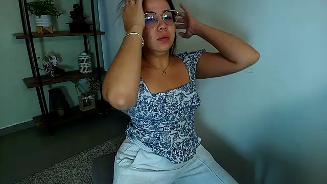  Victoria Collins online show from 7, 2, 2026