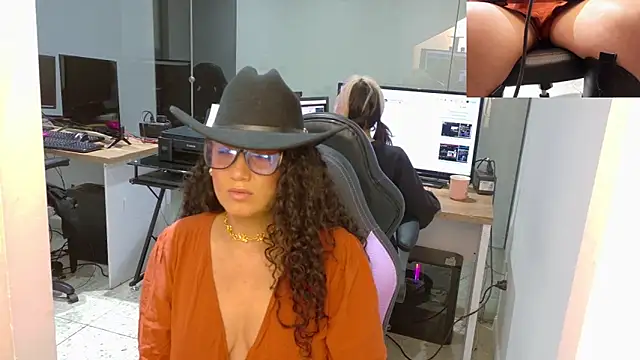 Dakota Rainbow22 online show from 28, 2, 2026