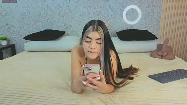 Antonella west online show from 15, 12, 2025